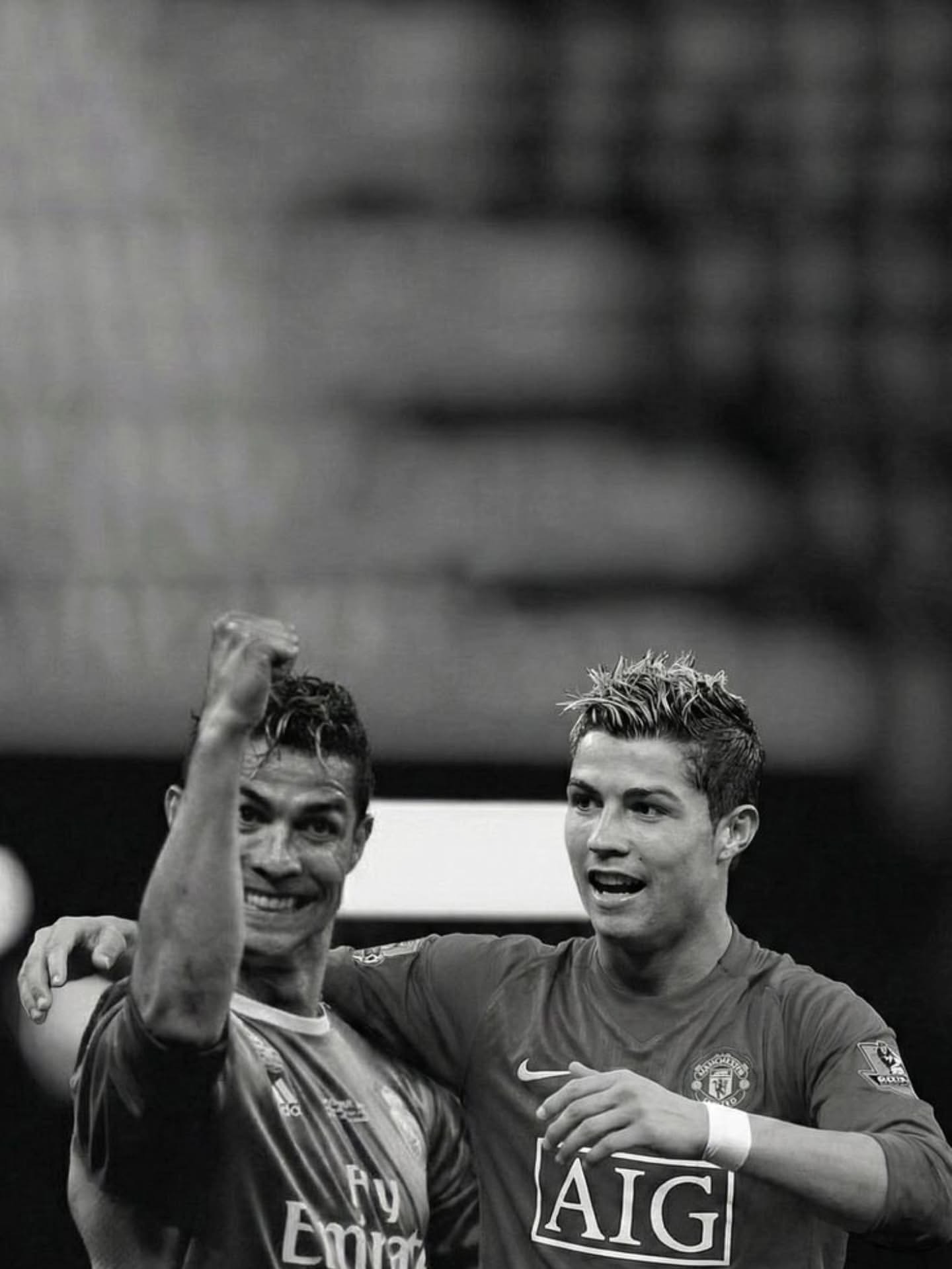 Young Cristiano Ronaldo dribbling for Man United - HD Football Wallpaper |  footwallps.io, image size:1440x1919